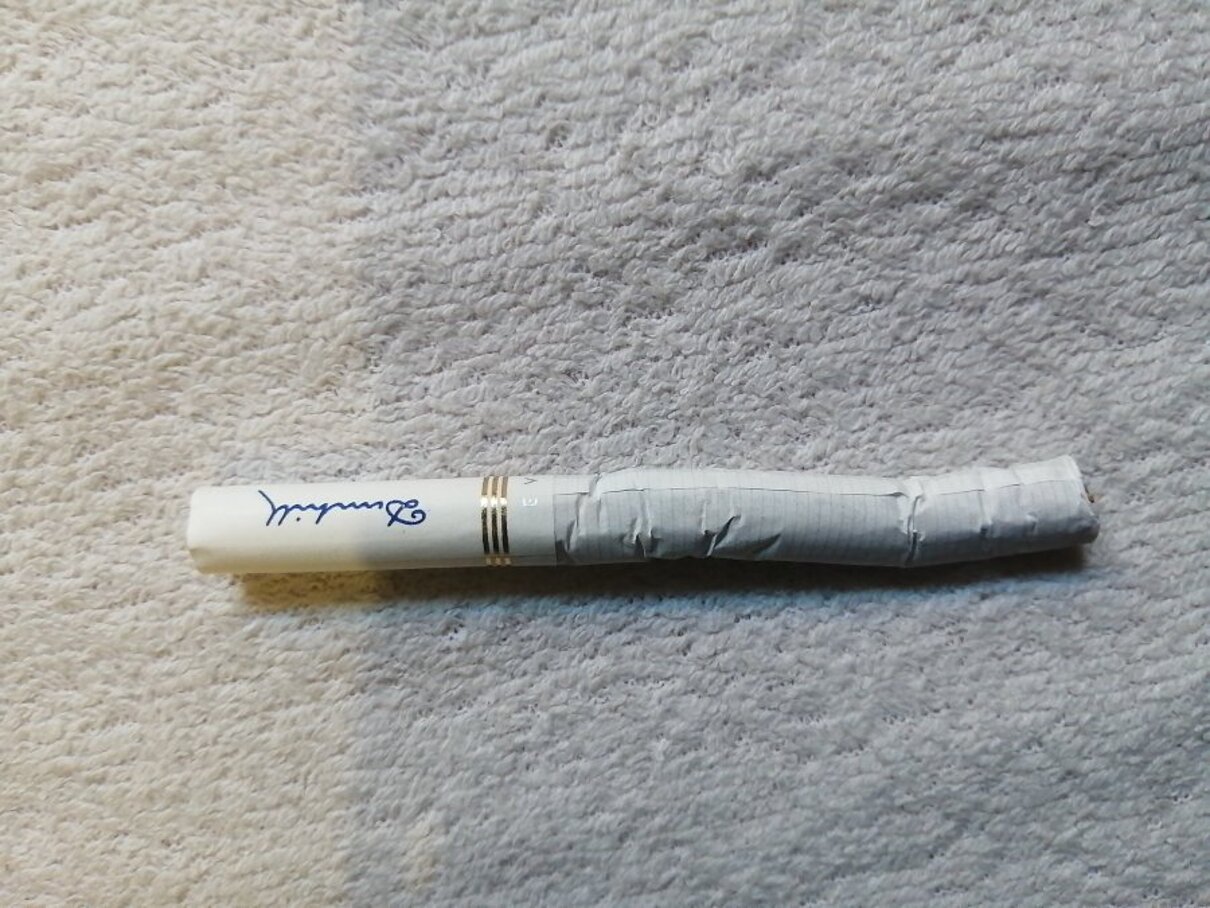 Complaint-review: Dunhill - My Dunhill cigarettes is wrinkled